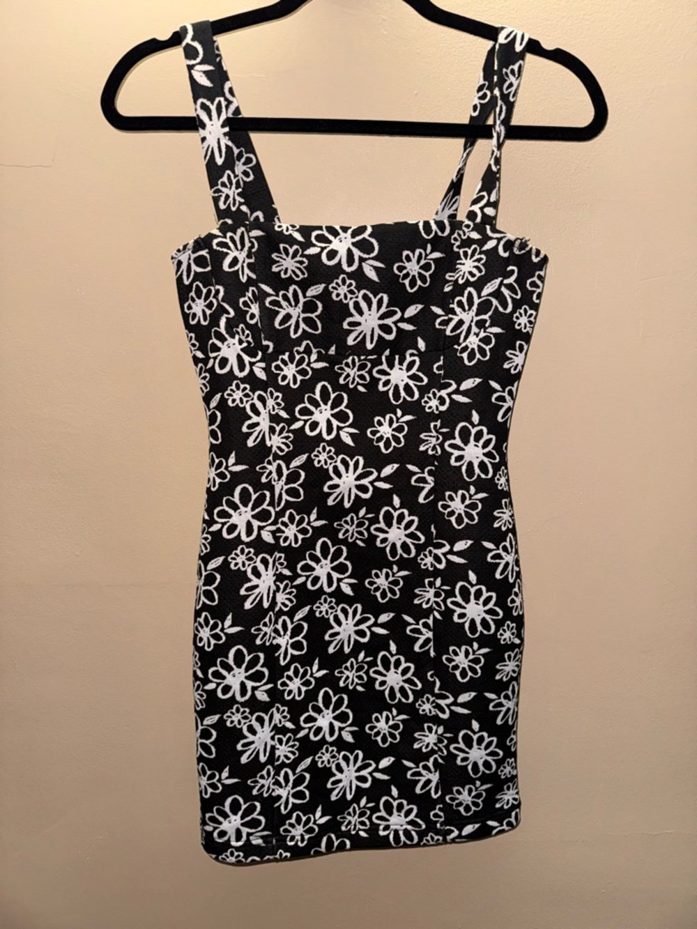 Forever21 black and white floral dress